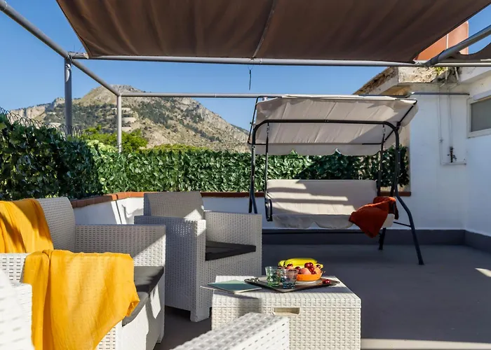 Mondello Beach House With Terrace 2 Steps From The Sea